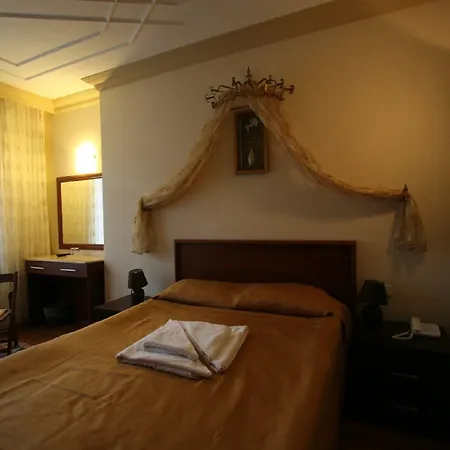 Hotel Peninsula-2
