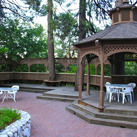 Saddleback Inn At Lake Arrowhead-2