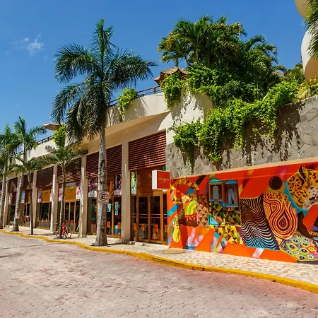 El Taj Oceanfront&Beachside Condo Hotel-2
