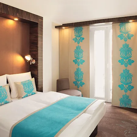 Motel One Hamburg Airport-2