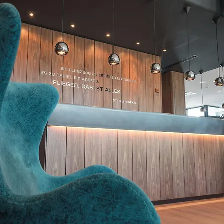 Motel One Hamburg-Airport-2