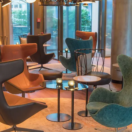 Motel One Hamburg Airport-3