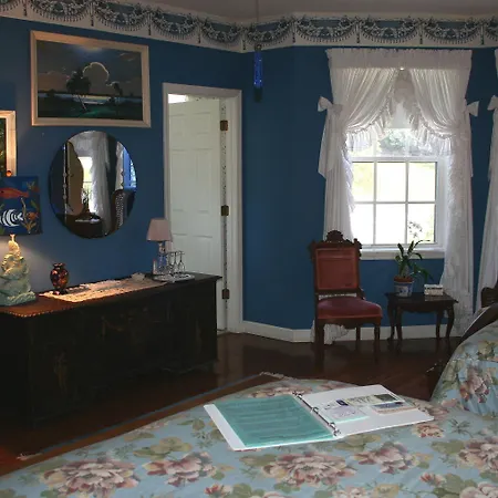 Heron Cay Lakeview Bed & Breakfast-2