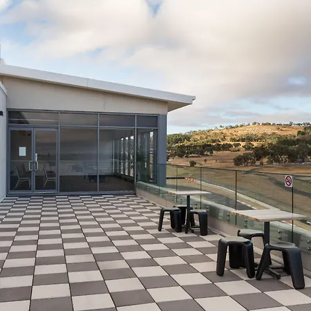Rydges Mount Panorama Bathurst-2