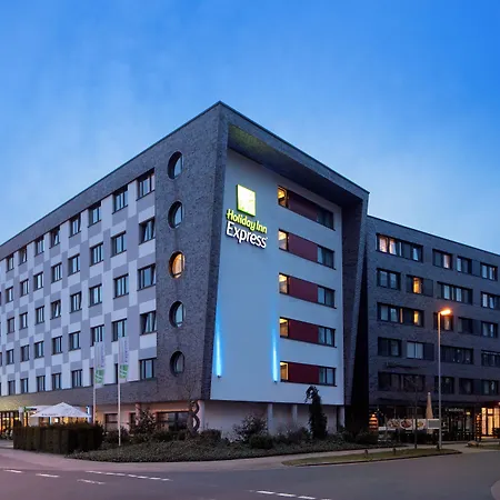 Holiday Inn Express Bremen Airport By Ihg-3