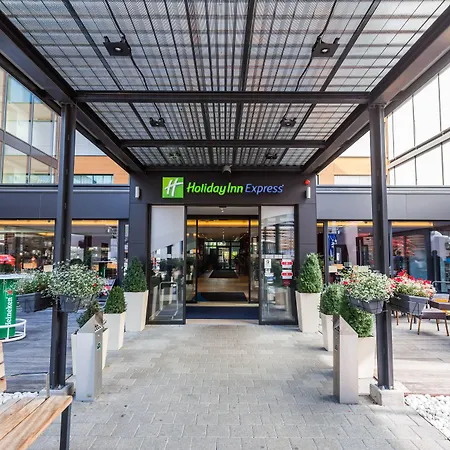 Holiday Inn Express Zürich Airport, an IHG Hotel-2