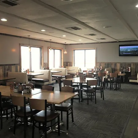 Sunlac Inn Lakota-3
