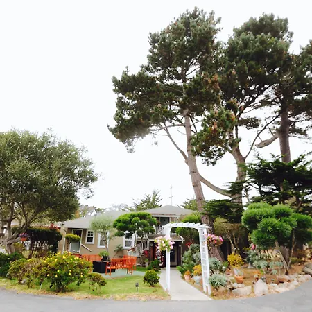 Bide-A-Wee Inn And Cottages-2