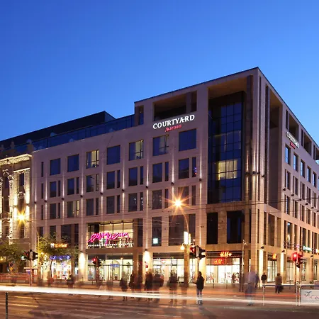 Courtyard By Marriott Budapest City Center-3