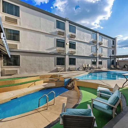 Surestay Plus Hotel By Best Western Lubbock Medical Center-3