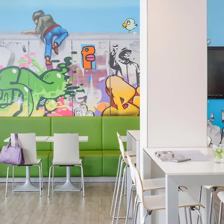 Ibis Styles Hotel Berlin Mitte-2