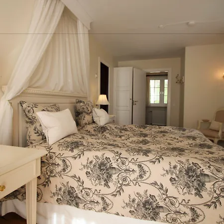 Hvedholm Slotshotel-2