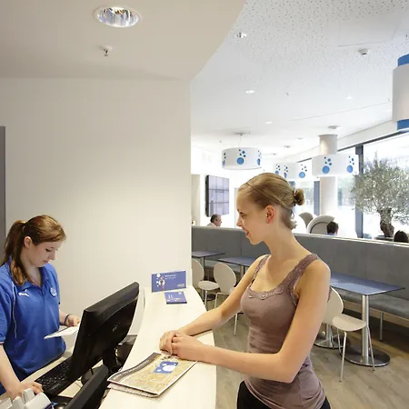 H2 Hotel Berlin-Alexanderplatz-3