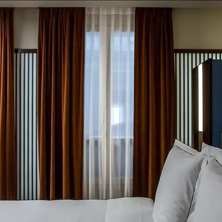 Hotel Du Rond-Point Des Champs-Elysees - Esprit De France-2