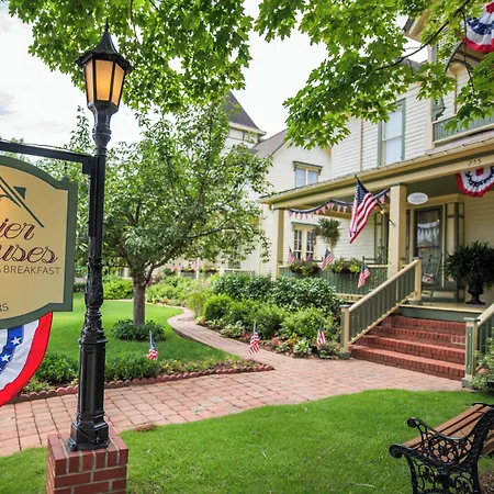 Carrier Houses Bed & Breakfast-2