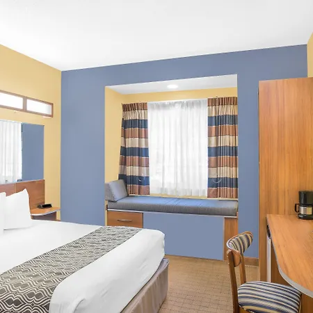 Microtel Inn & Suites Chili/Rochester-3