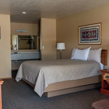 Oregon Trail Inn-2
