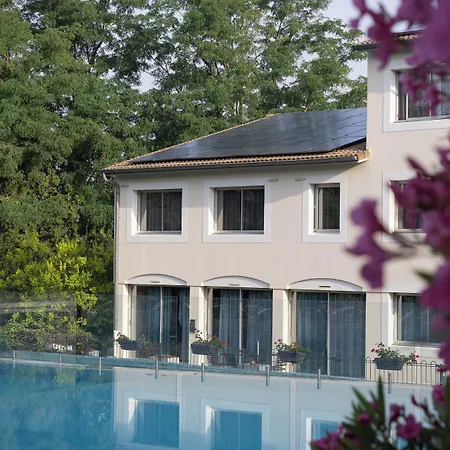 Logis Hotel Restaurant SPA Les Oliviers-3