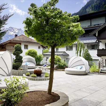 Hotel Neue Post-3