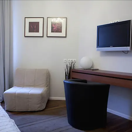 Hotel Aurora-2