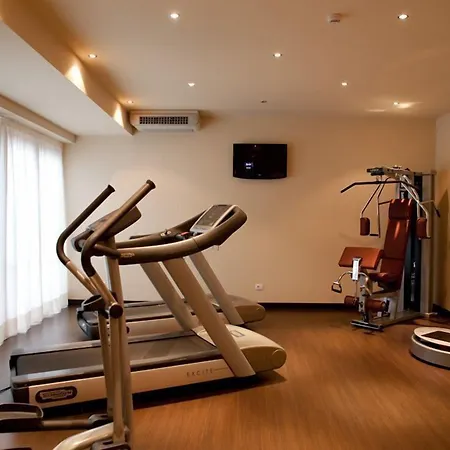 Base Hotel-2