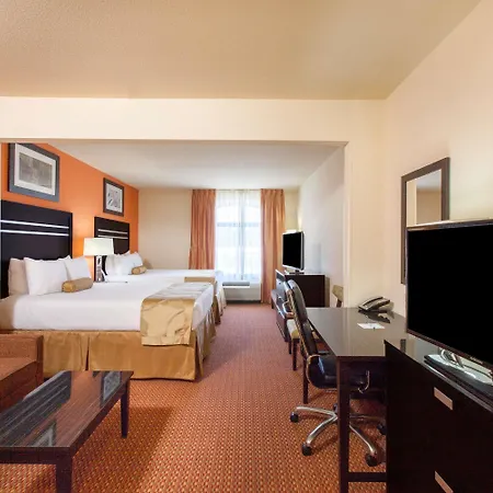 La Quinta Inn & Suites By Wyndham Tulsa Midtown-3