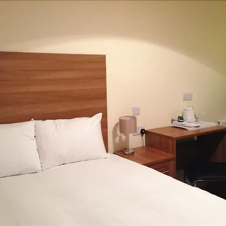 Wendover Arms Hotel-3