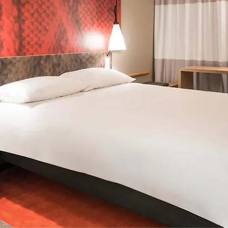 Ibis Swansea-2