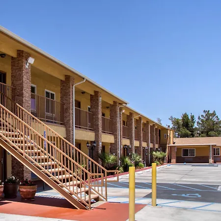 Rodeway Inn Adelanto Us 395-2
