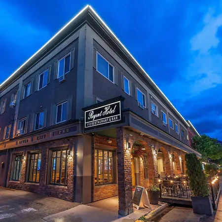 Regent Hotel Revelstoke-3