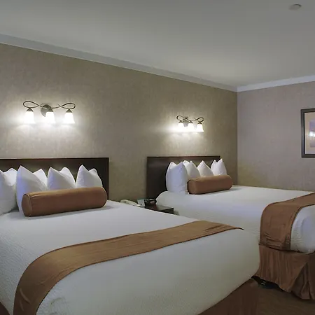 Hallmark Resort - Newport-2