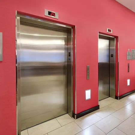 Courtyard By Marriott Times Square West-2