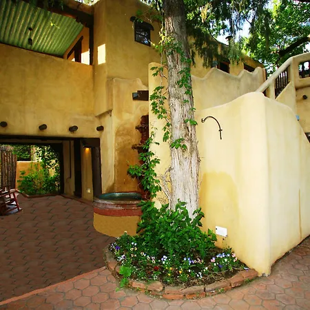 Inn On La Loma Plaza-2