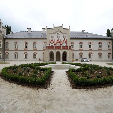 Chateau Heralec Boutique Hotel & Spa By L'Occitane-2