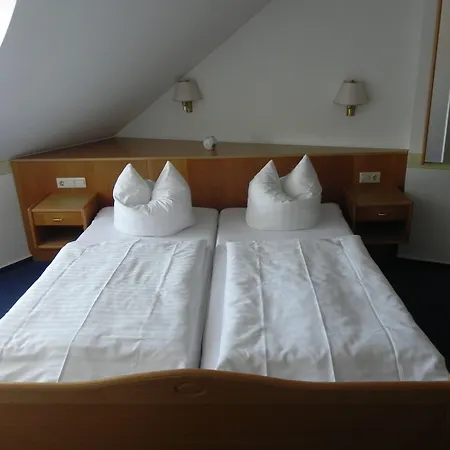 Zur Eldenburg-3