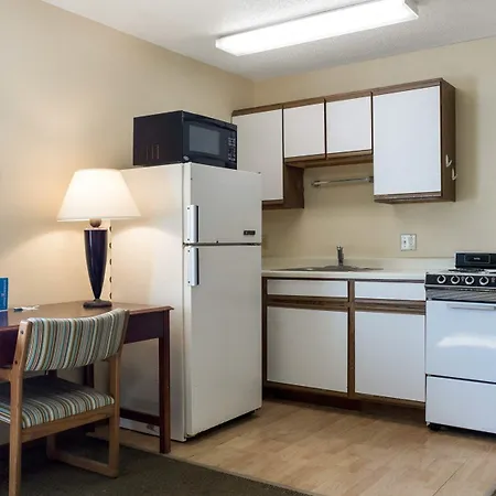 Rodeway Inn West Fargo Main Ave-2
