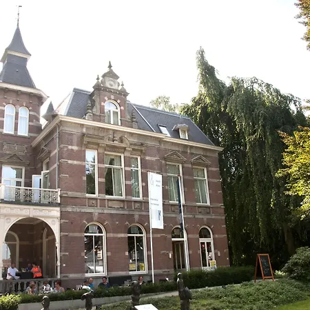 Hotel De Villa-3