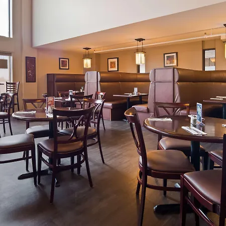 Best Western Pembroke Inn & Conference Centre-3