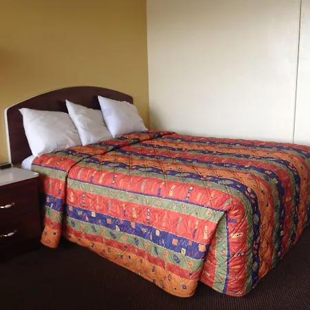 Economy Inn Okeechobee-2