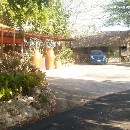 Landhuis Daniel - Plantation House-2