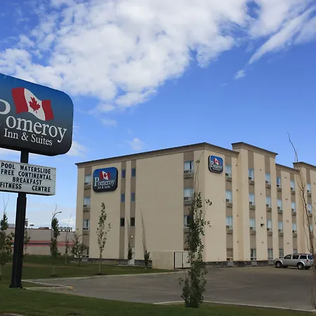 Pomeroy Inn And Suites Dawson Creek-3