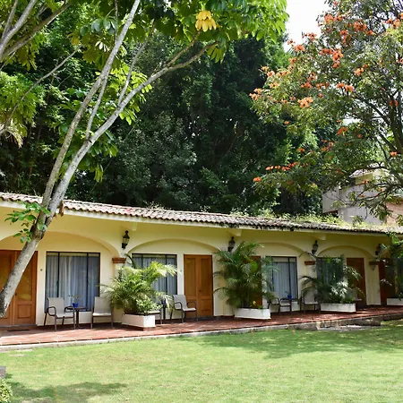 Casa Bugambilia, Un Pequeño Hotel en Tepoztlán-3