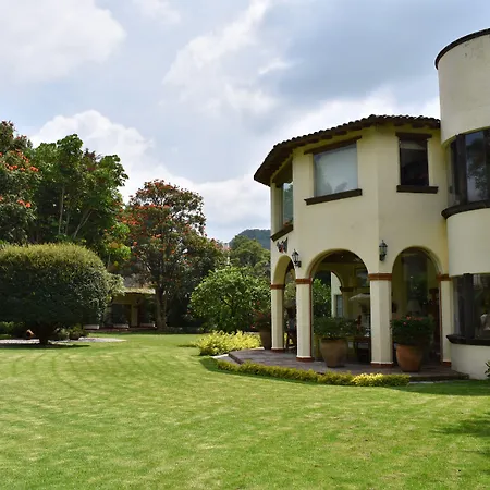 Casa Bugambilia, Un Pequeño Hotel en Tepoztlán-2