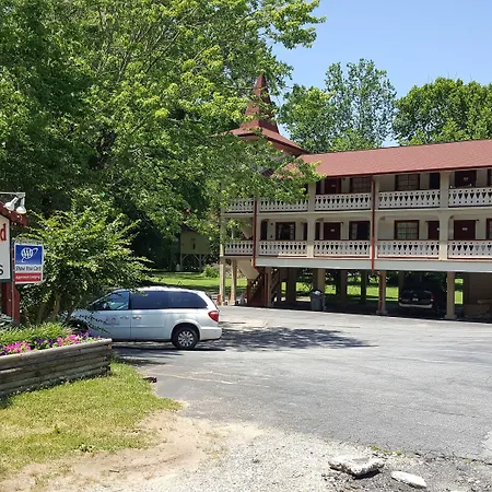 Riverbend Motel & Cabins-2