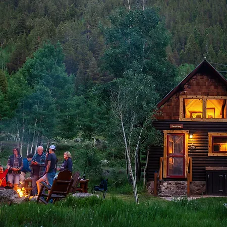 Pioneer Guest Cabins-2