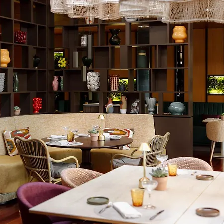 Crowne Plaza Madrid - Centre Retiro By Ihg-2