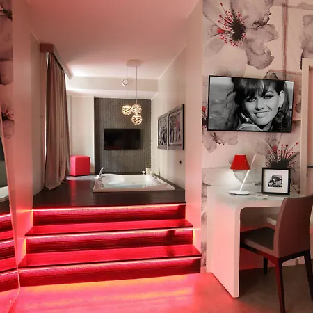 Montenapoleone Suites-2