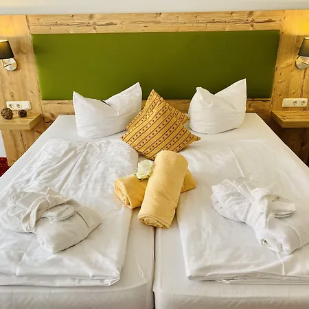 Hotel Nesselwanger Hof-2