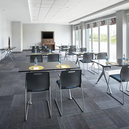 Aloft By Marriott Buffalo Airport-3