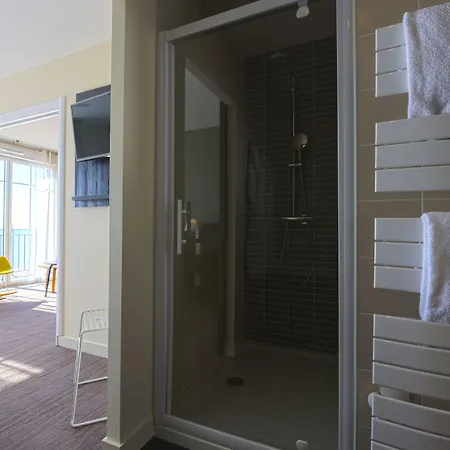 Les Flots - Hôtel et Restaurant face à l'océan - Châtelaillon-Plage-2